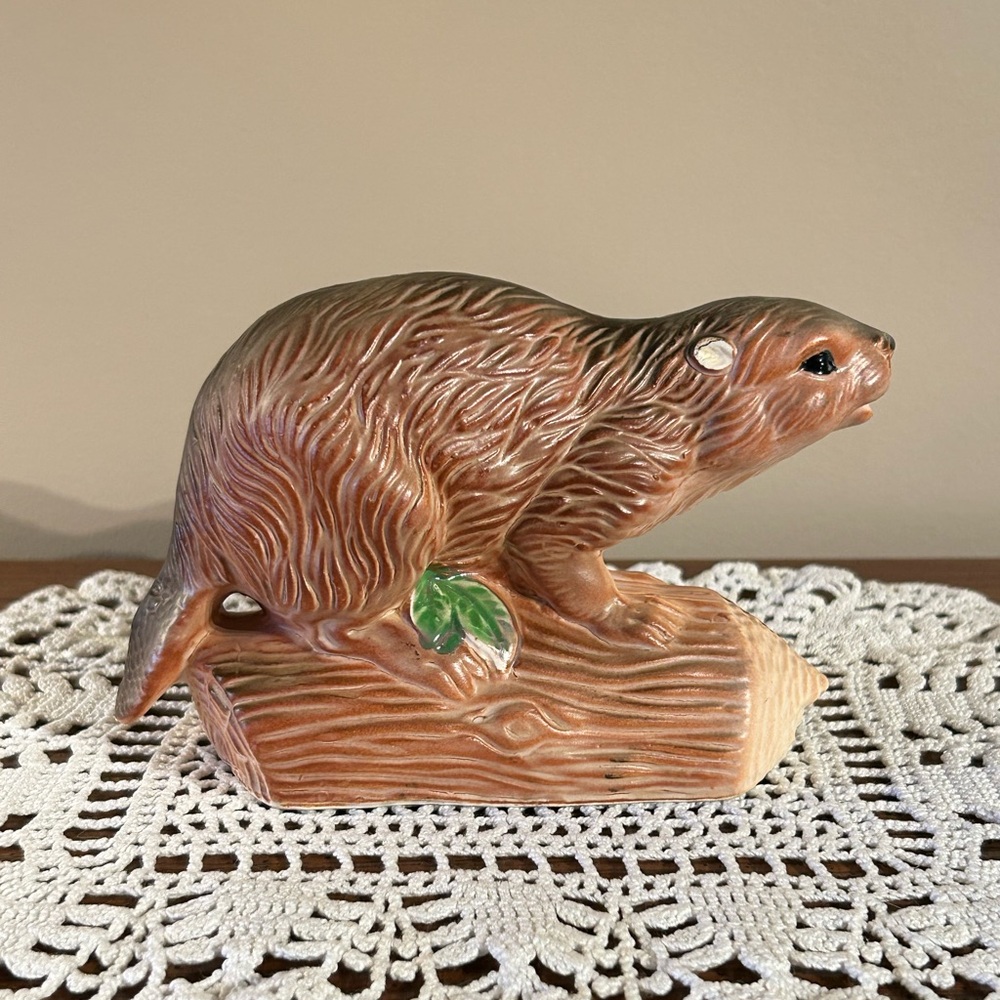 Vintage Beaver on a Log Canada Souvenir Giftcraft Made in Japan - Picture 3 of 6